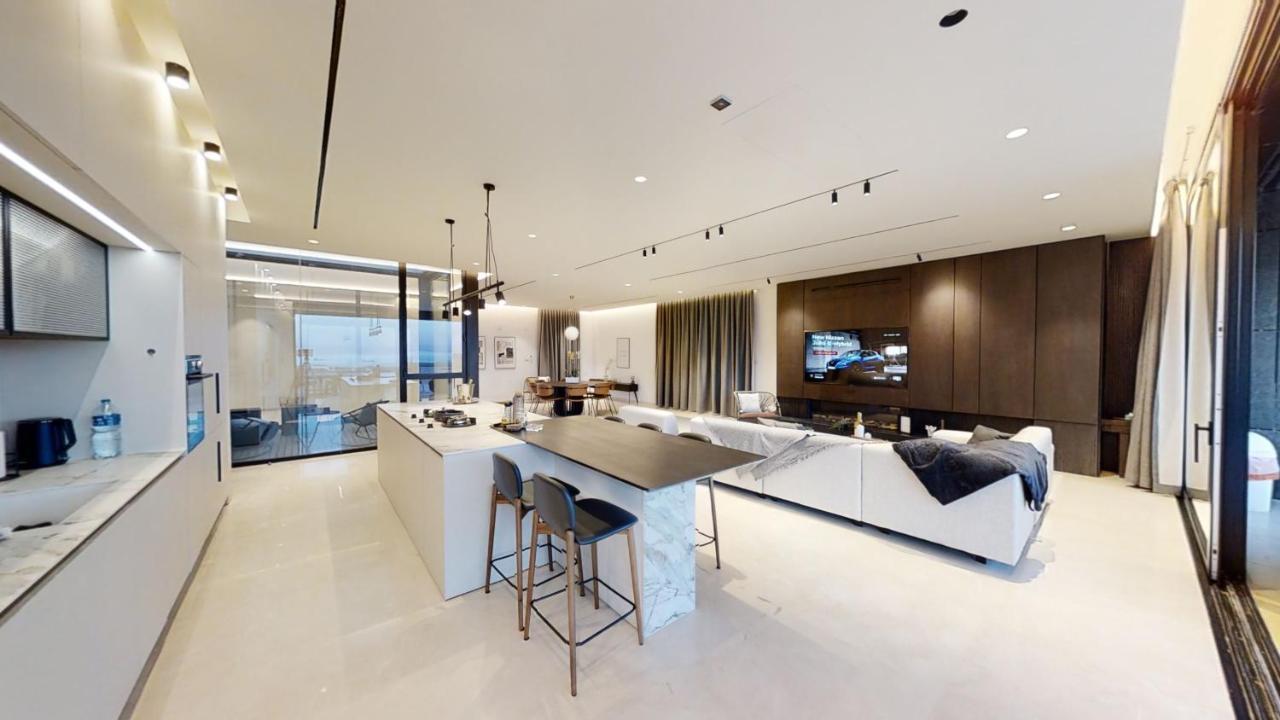Serene - Infinity Cview Pool - 4 Bedrooms Luxury Penthouse Хайфа Экстерьер фото